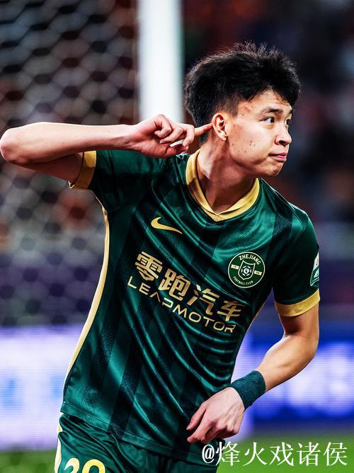 王钰栋：获最佳新人是运气好。留洋？保密！